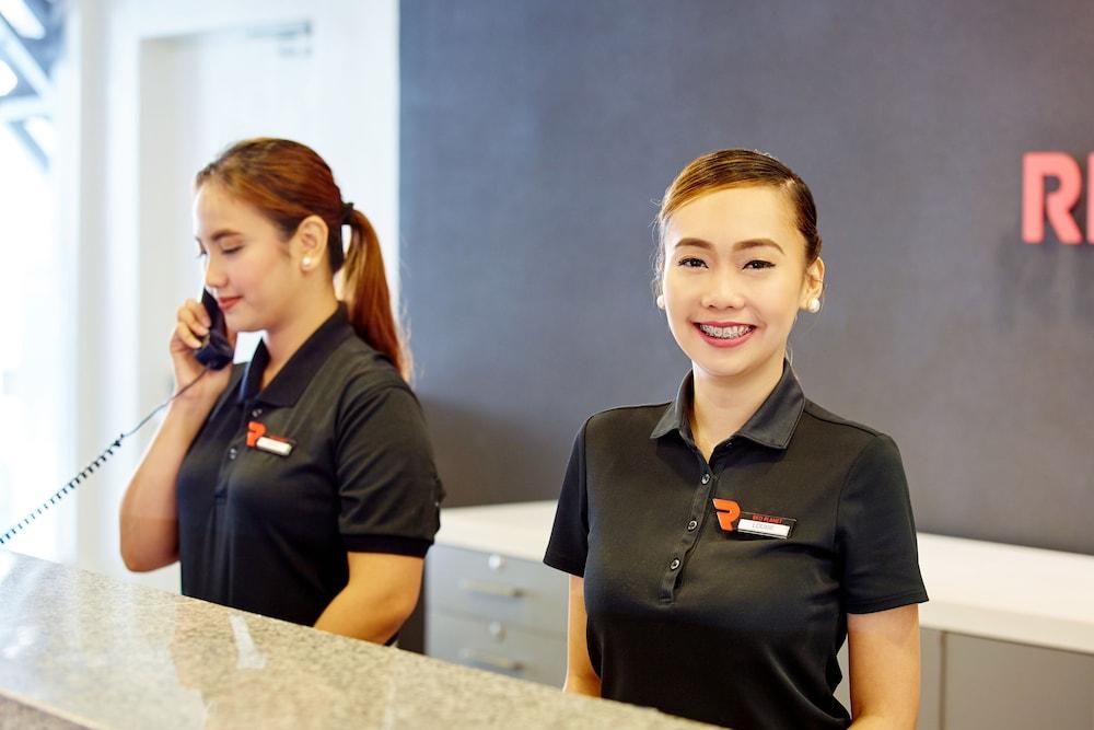 Red Planet Makati Avenue Manila Hotell Makati City Exteriör bild