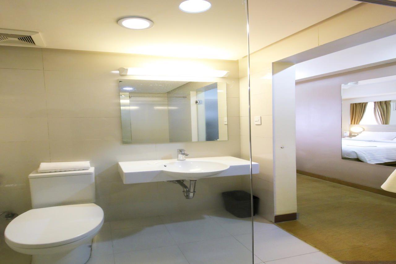 Red Planet Makati Avenue Manila Hotell Makati City Exteriör bild