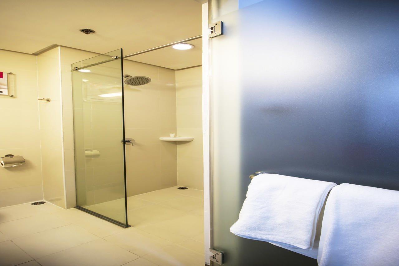 Red Planet Makati Avenue Manila Hotell Makati City Exteriör bild