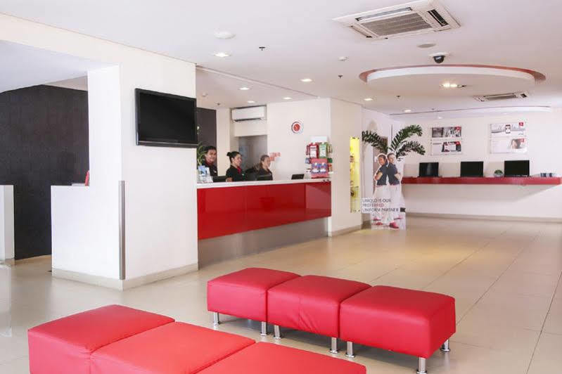 Red Planet Makati Avenue Manila Hotell Makati City Exteriör bild