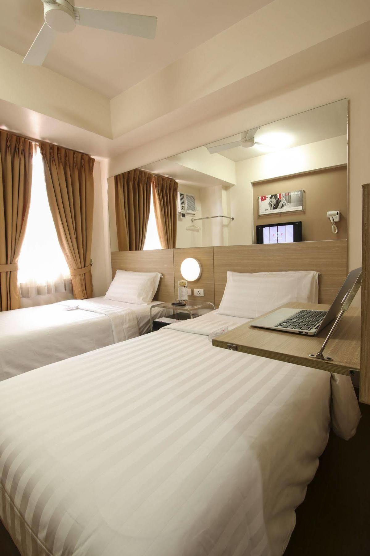 Red Planet Makati Avenue Manila Hotell Makati City Exteriör bild